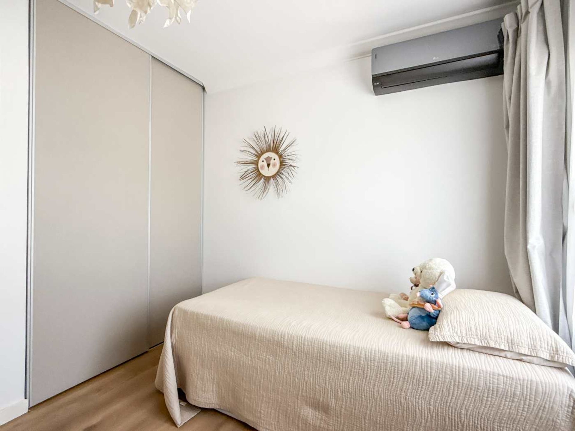 Venta casa 5 ambientes en La Comarca