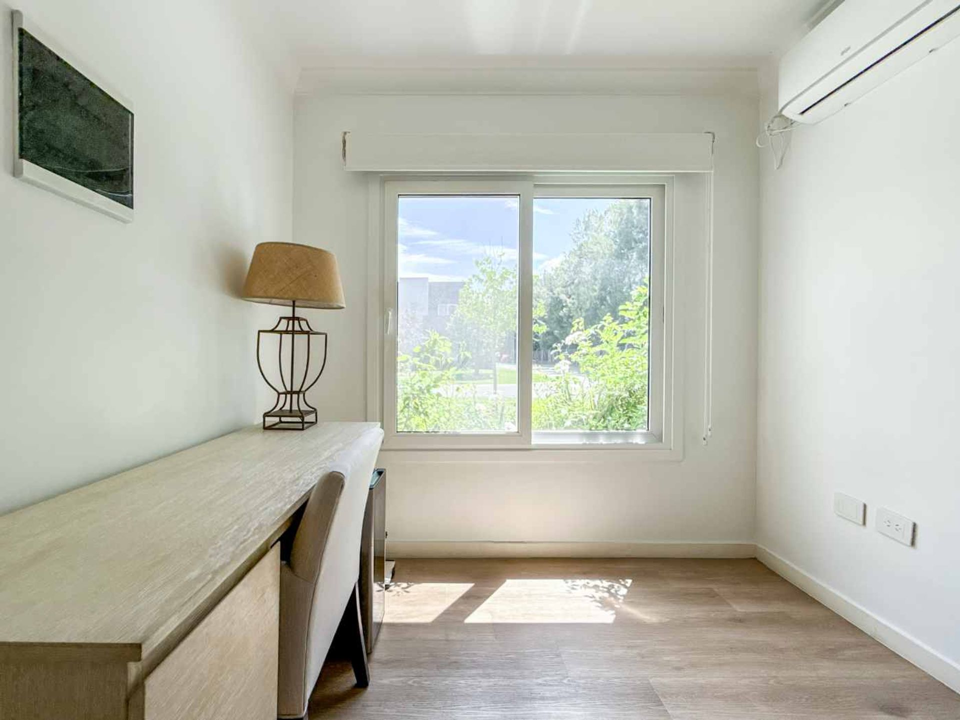 Venta casa 5 ambientes en La Comarca