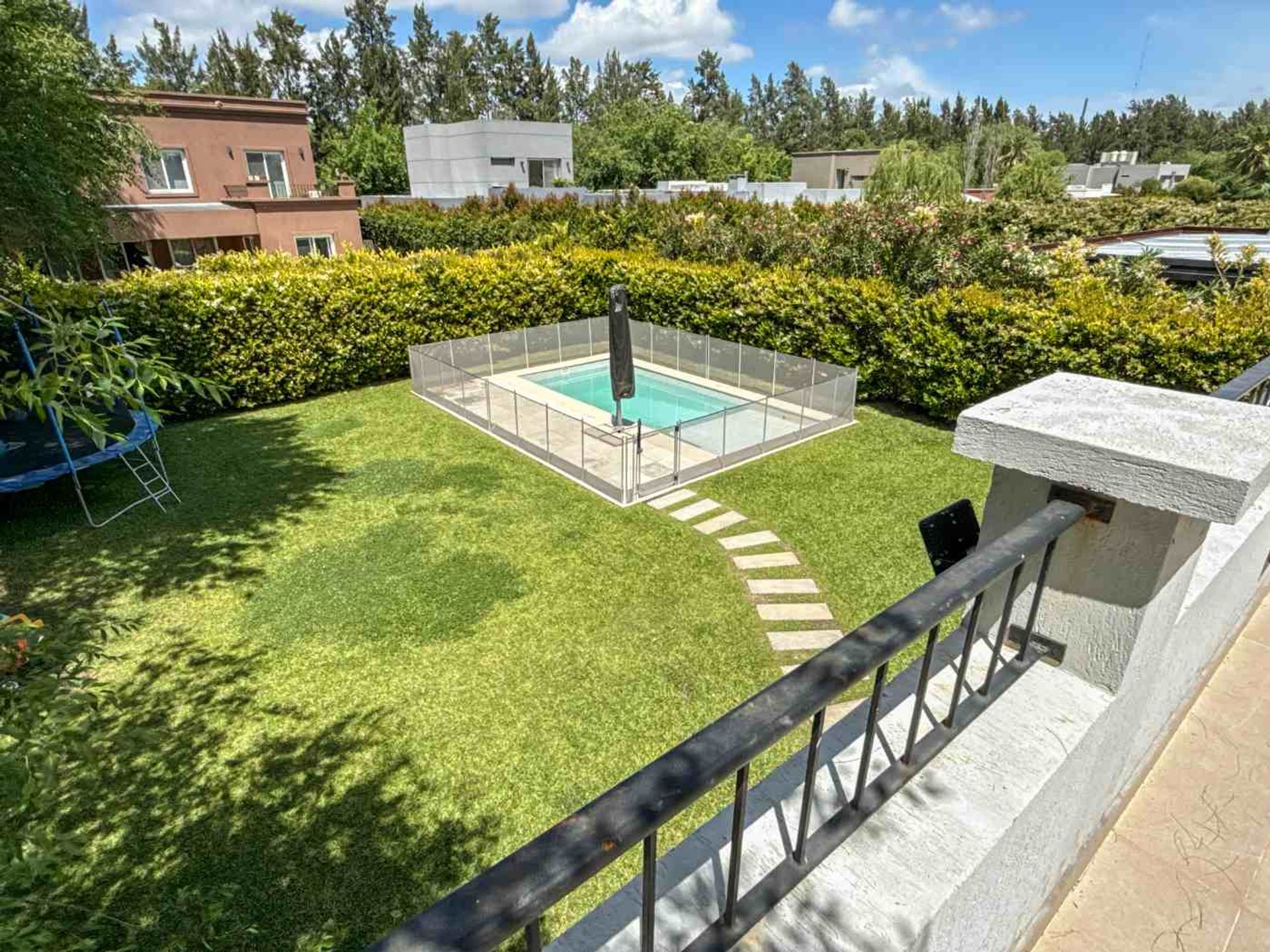 Venta casa 5 ambientes en La Comarca