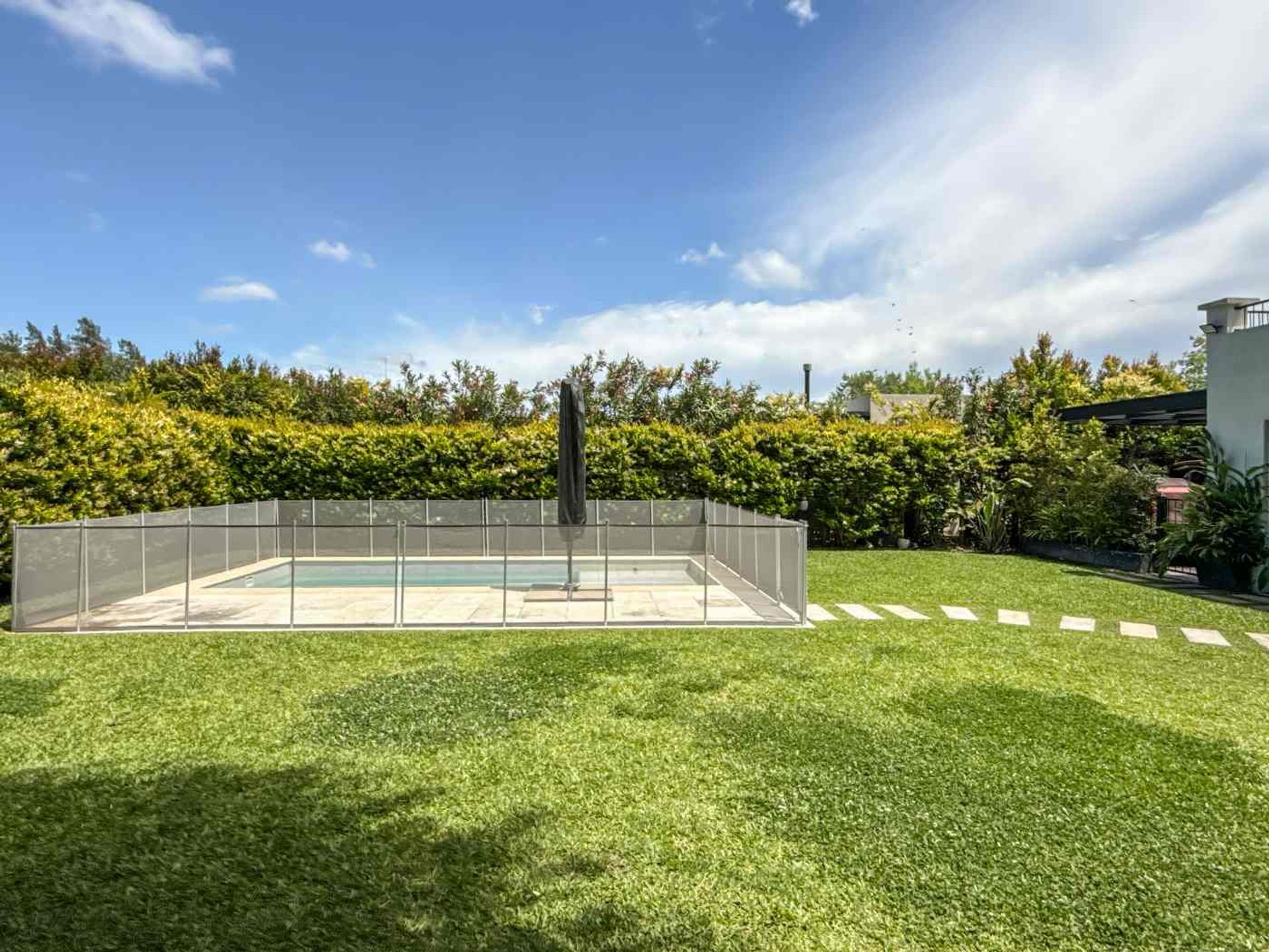 Venta casa 5 ambientes en La Comarca