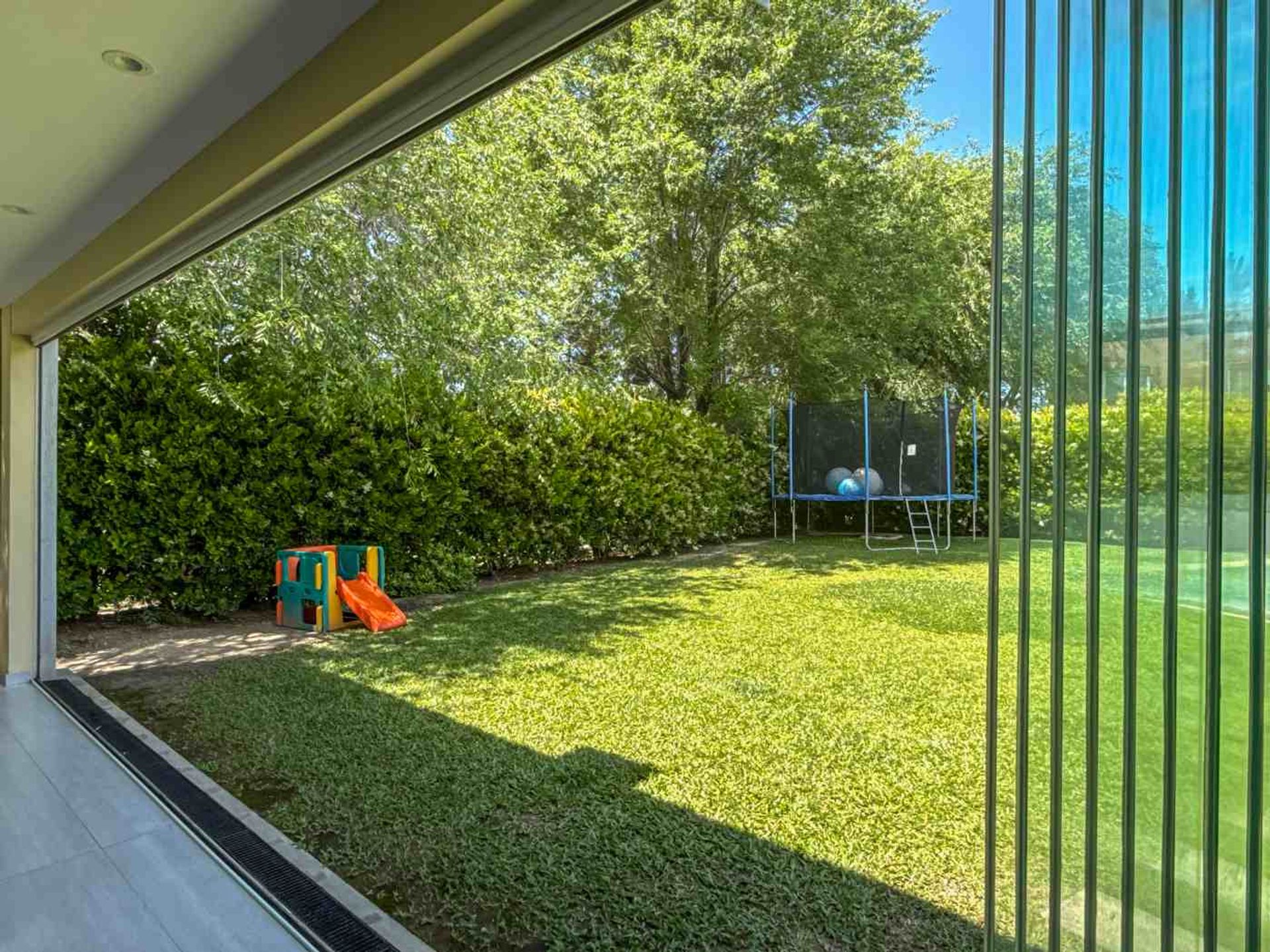 Venta casa 5 ambientes en La Comarca