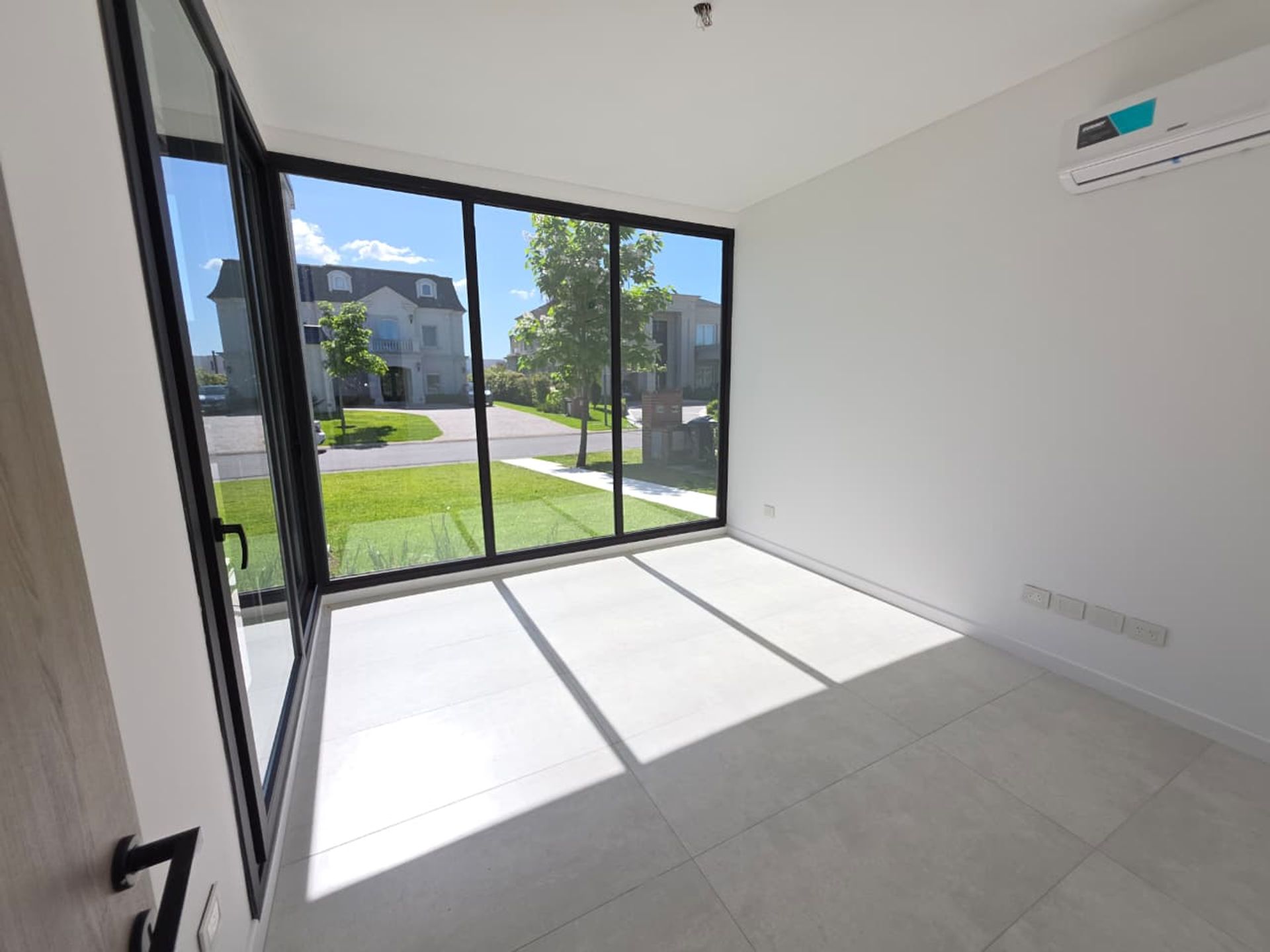 Venta Casa 7 Amb Virazon Nordelta A La Laguna