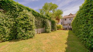 Duplex House for Sale in Olivos