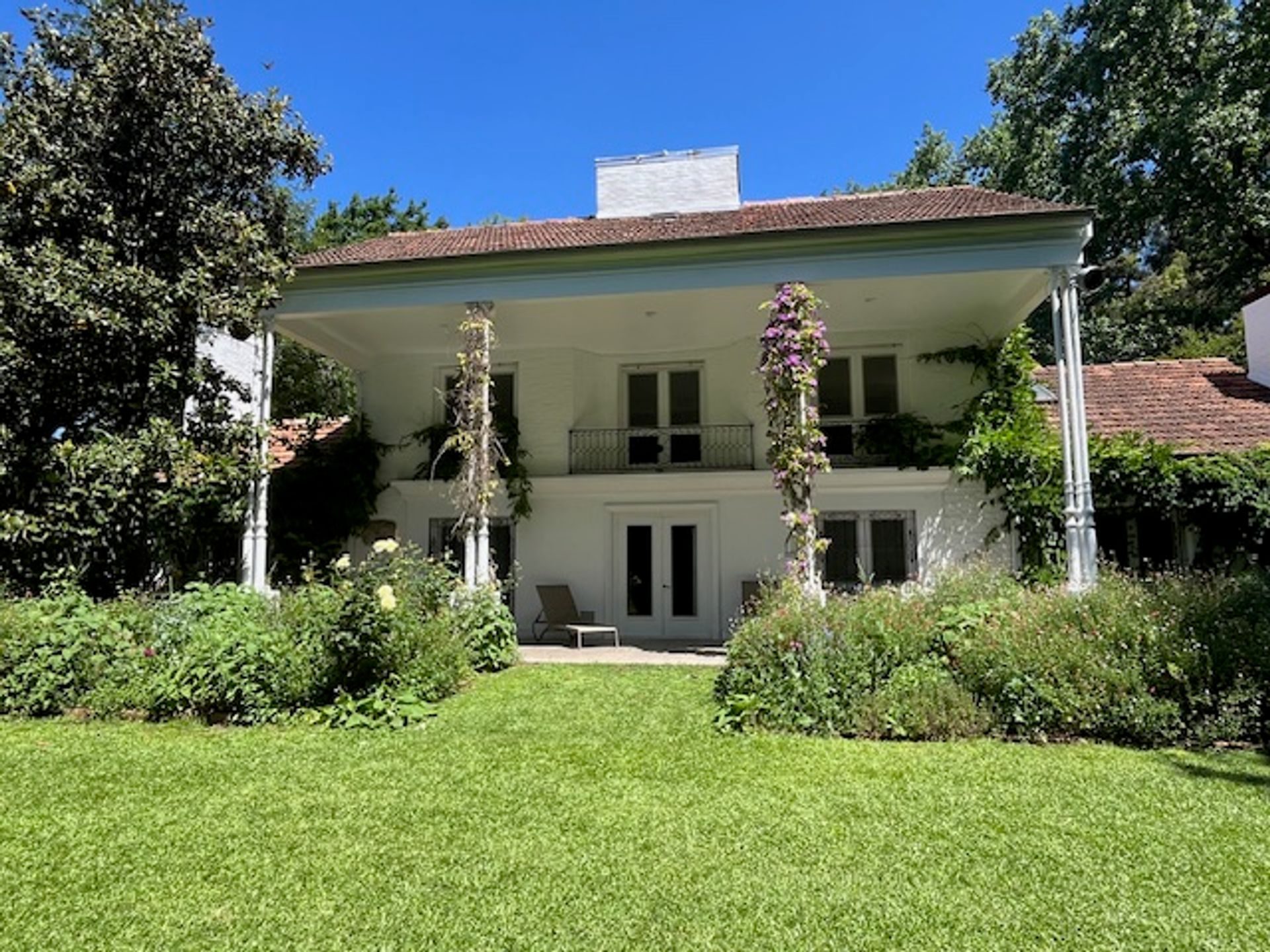 House for Rent 7 Rooms Las Lomas St. Pool & Garden