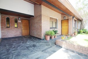 4-Room House with Garden for Sale in Olivos