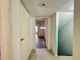 4-Room House for Sale in Beccar, with Patio and Covered Garage.