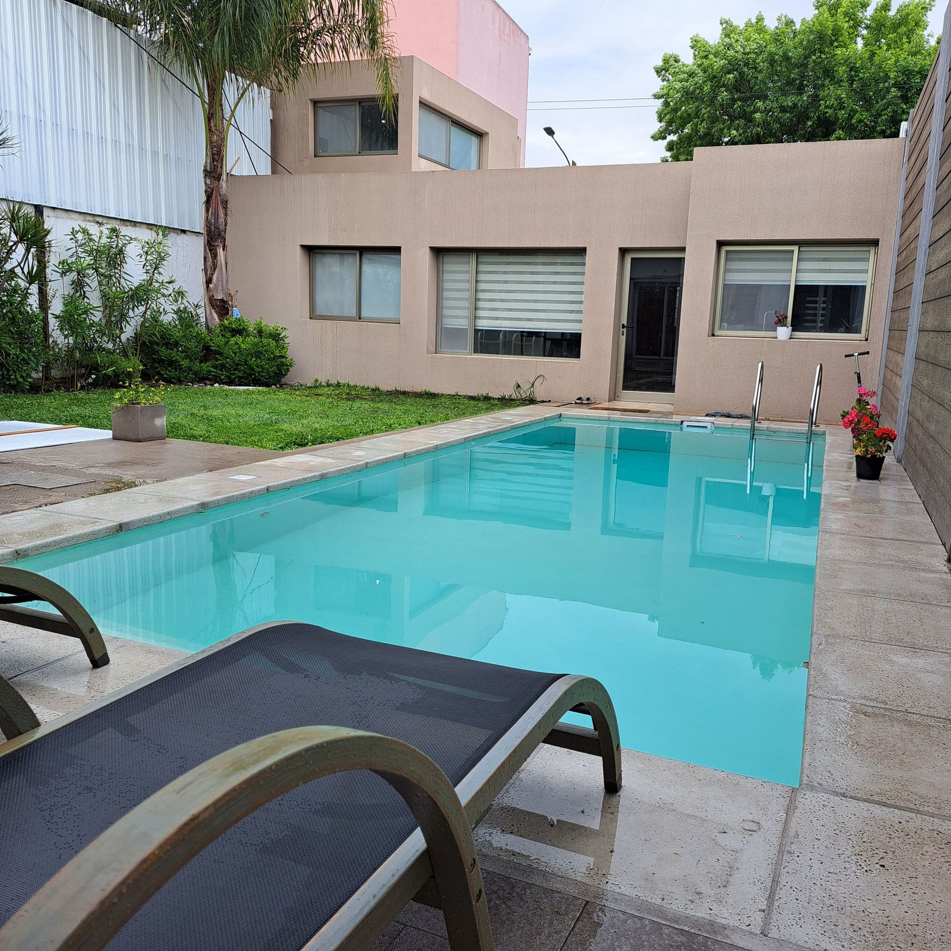 Venta Casa Multifamiliar Con Jardin Y Pileta