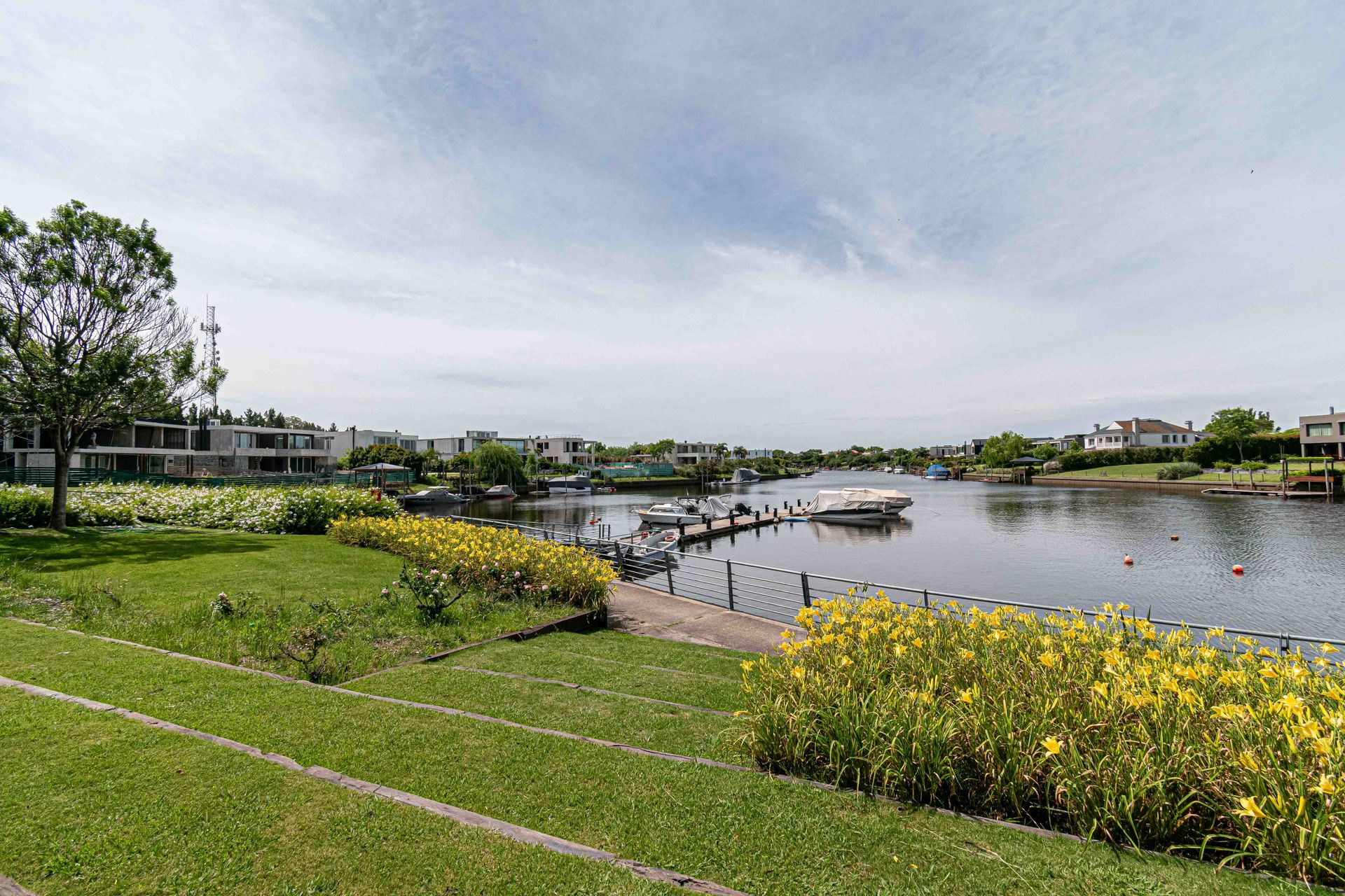 Venta lote en Tigre Marinas H al rio con amarra