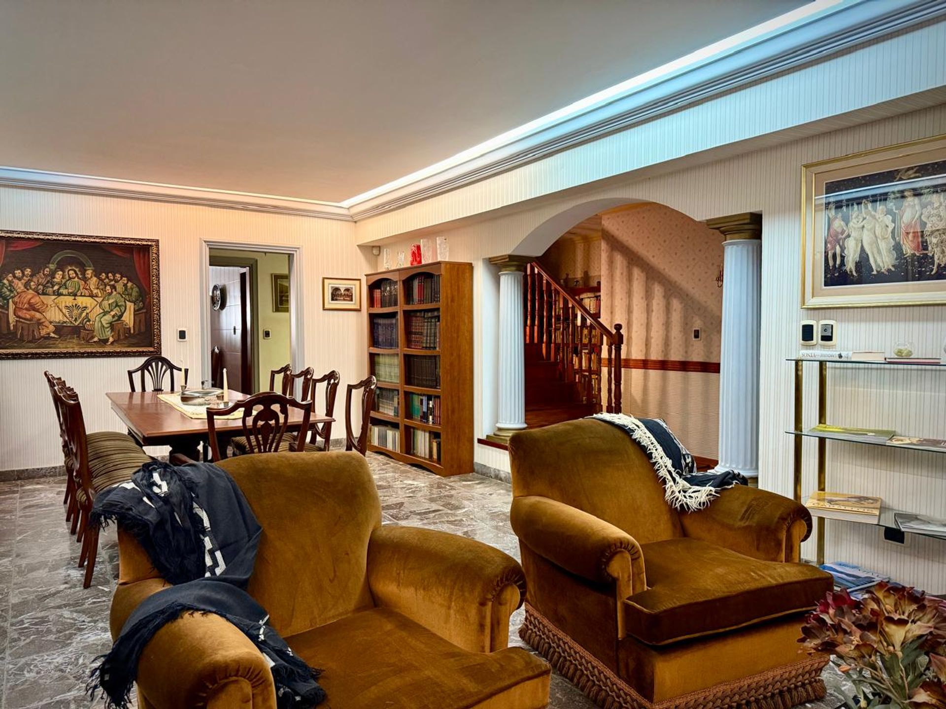 CASA de 7 amb c/jardin y parrilla en VENTA OLIVOS
