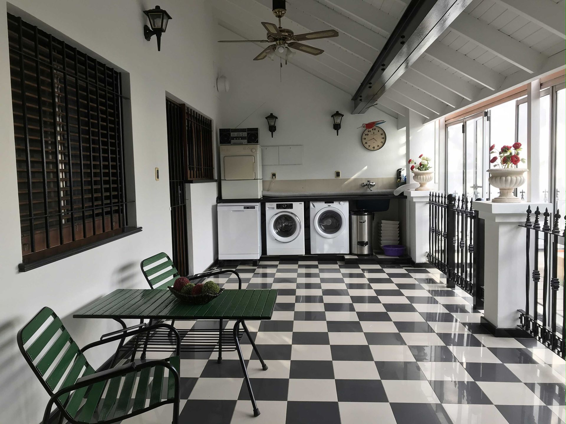 CASA de 7 amb c/jardin y parrilla en VENTA OLIVOS