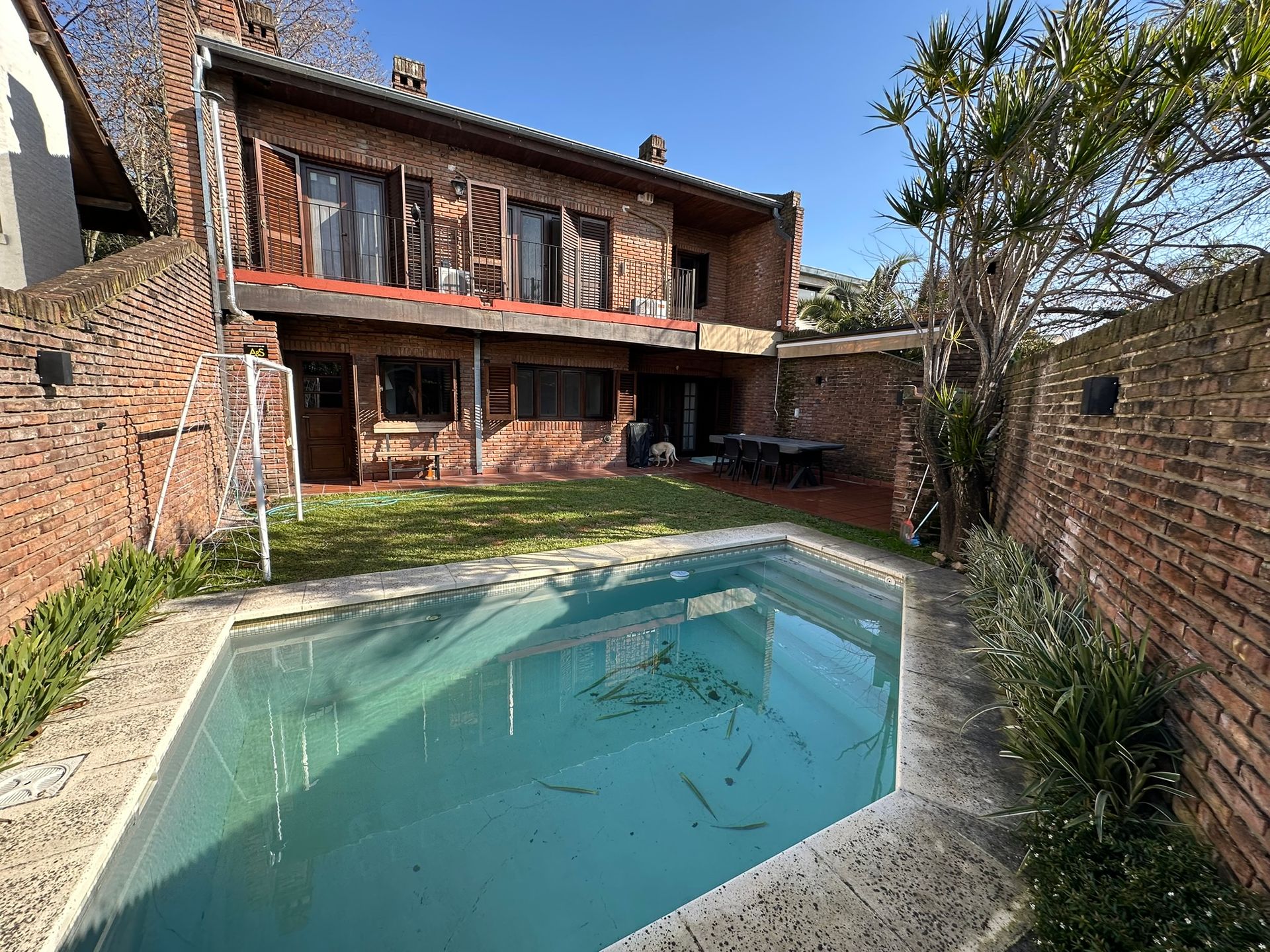 House 6 rooms - 4 bedrooms, garden and pool - Punta Chica