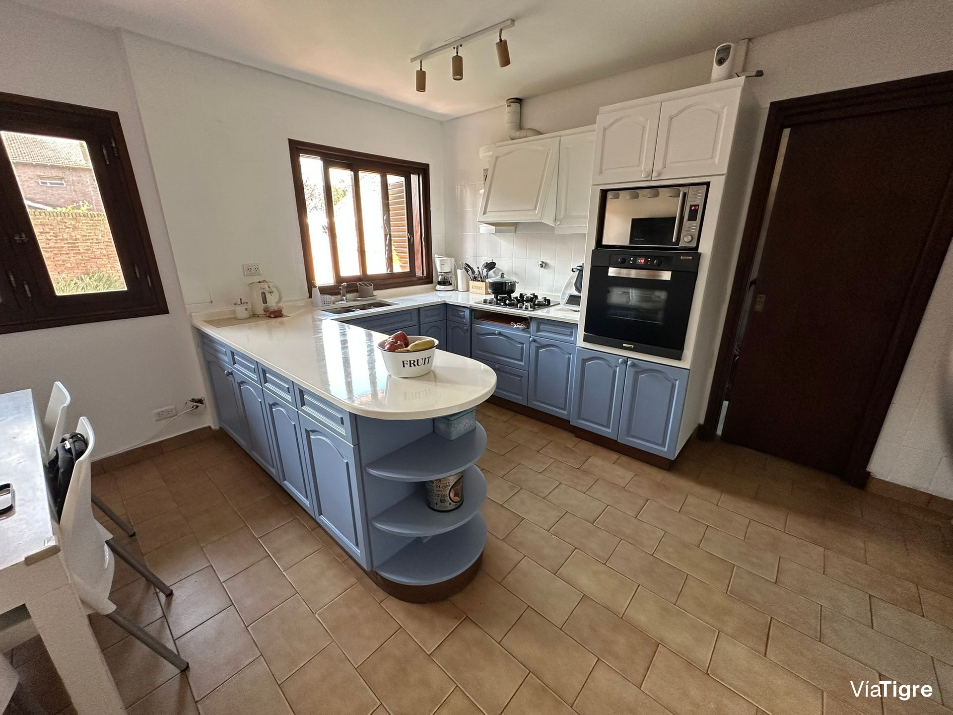 Casa 6 Amb - 4 Dorm Jadin y Pileta - Punta Chica
