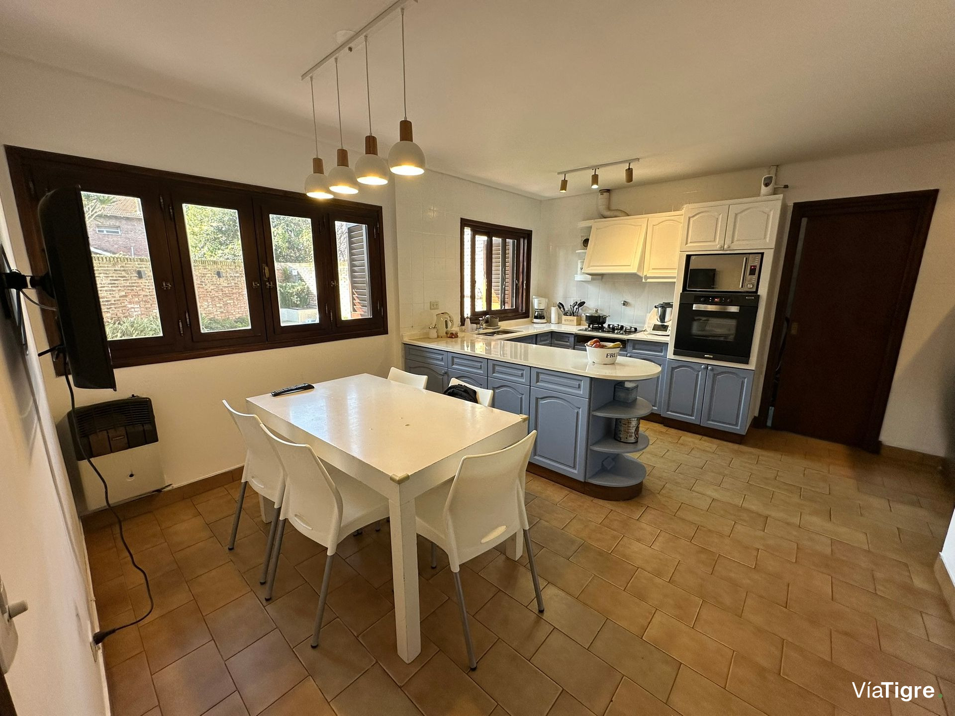 Casa 6 Amb - 4 Dorm Jadin y Pileta - Punta Chica