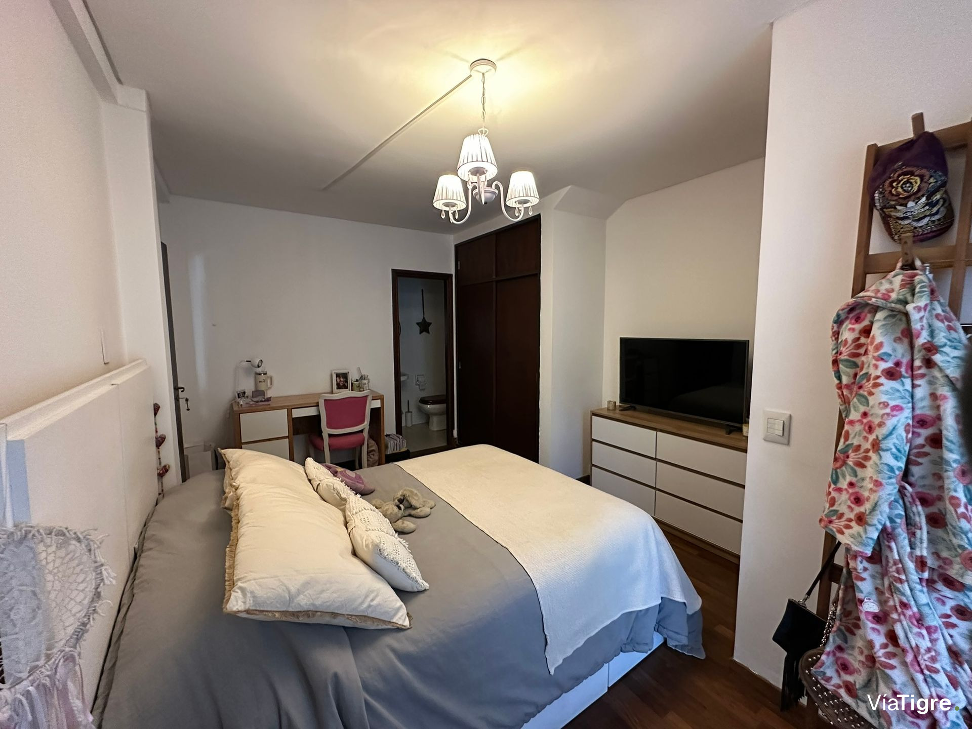 Casa 6 Amb - 4 Dorm Jadin y Pileta - Punta Chica