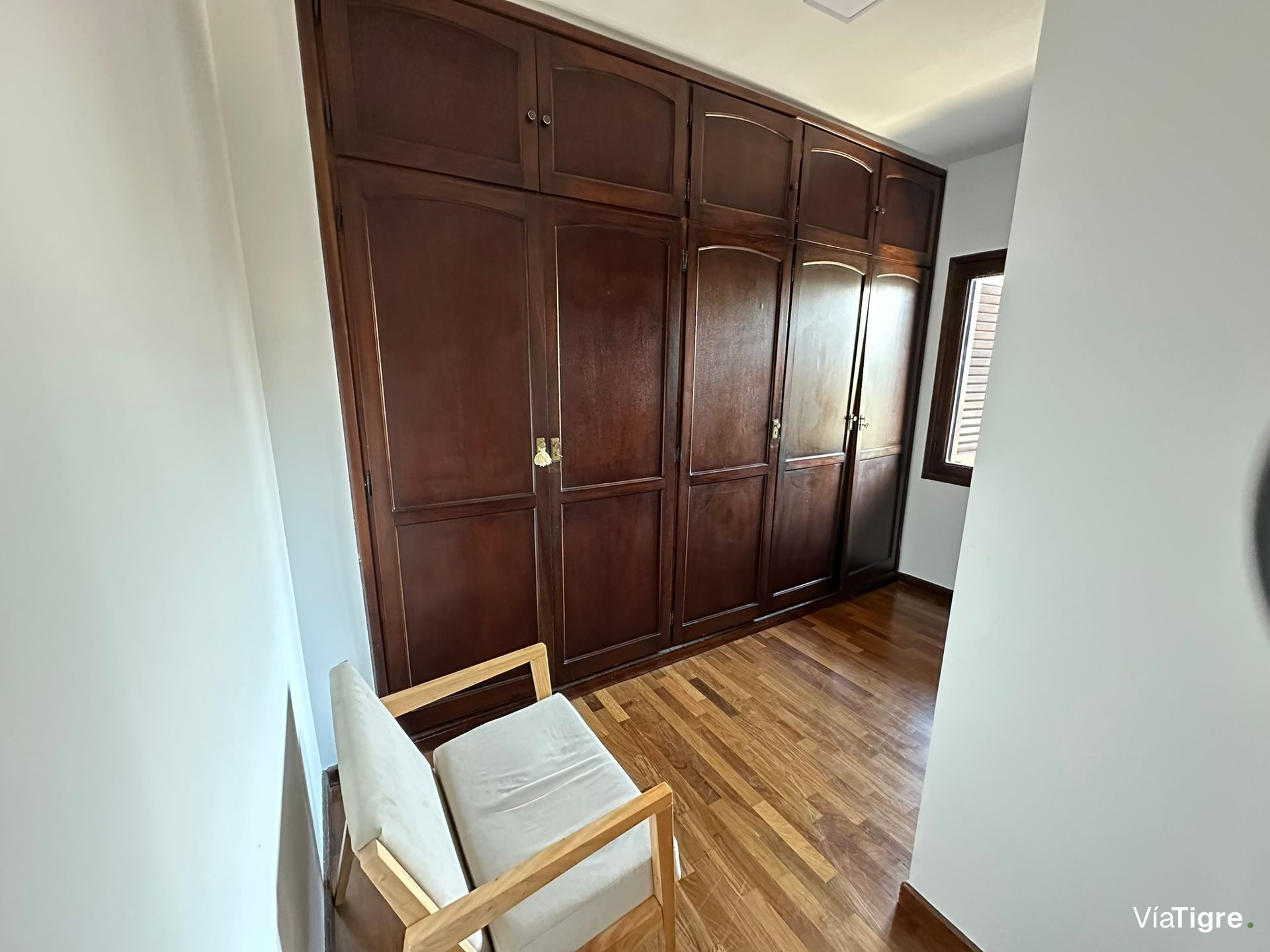 Casa 6 Amb - 4 Dorm Jadin y Pileta - Punta Chica