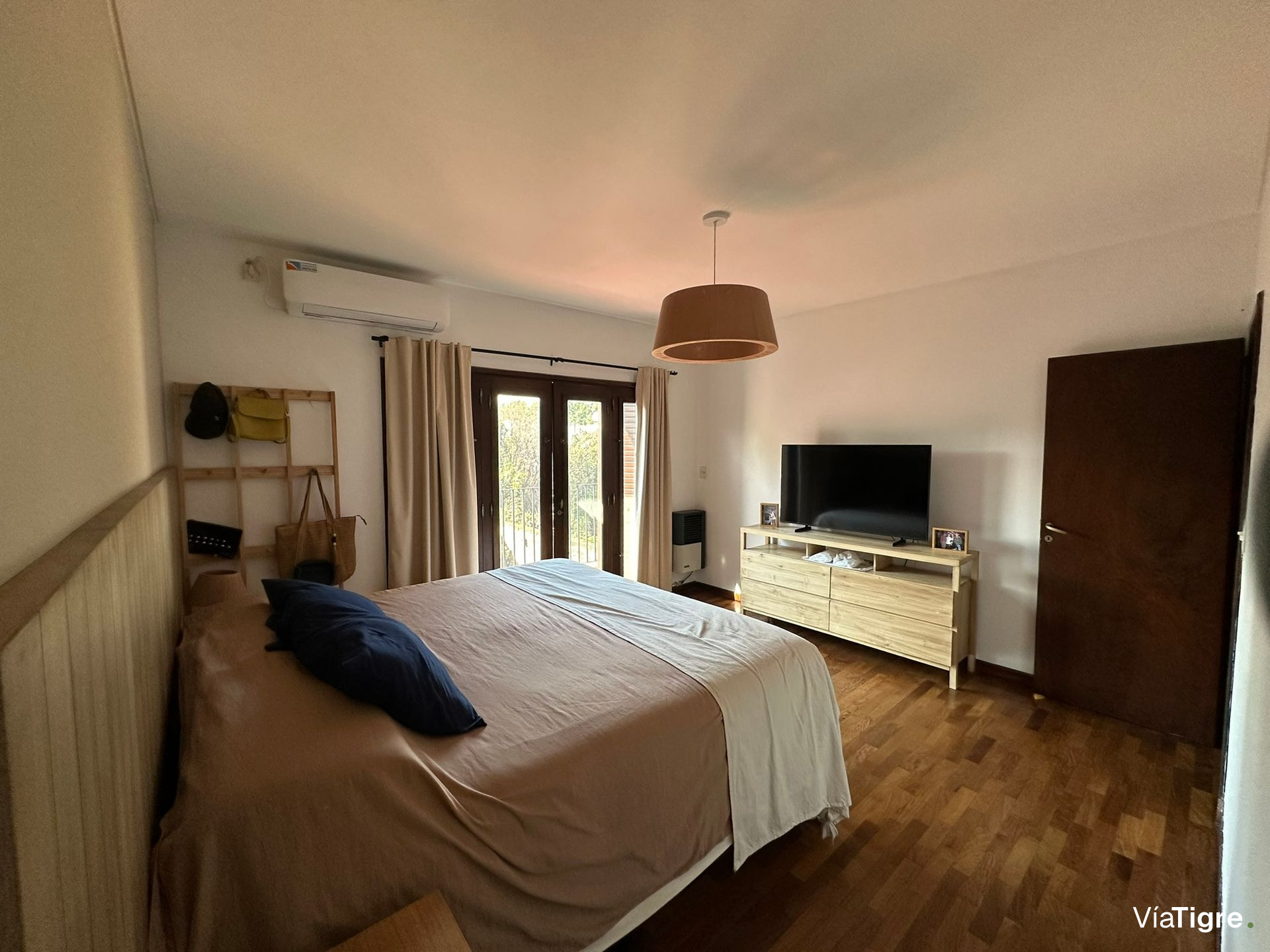 Casa 6 Amb - 4 Dorm Jadin y Pileta - Punta Chica