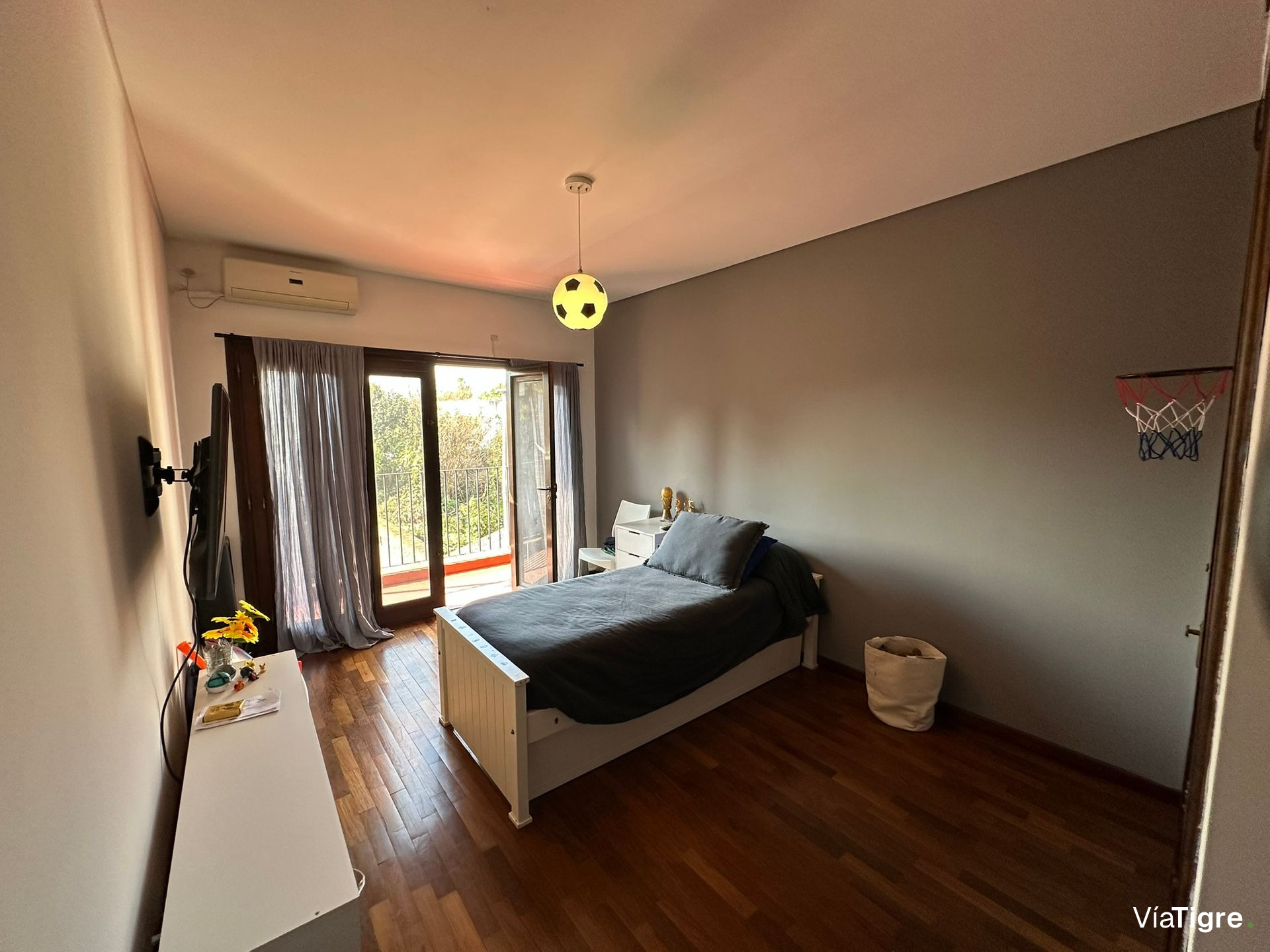Casa 6 Amb - 4 Dorm Jadin y Pileta - Punta Chica