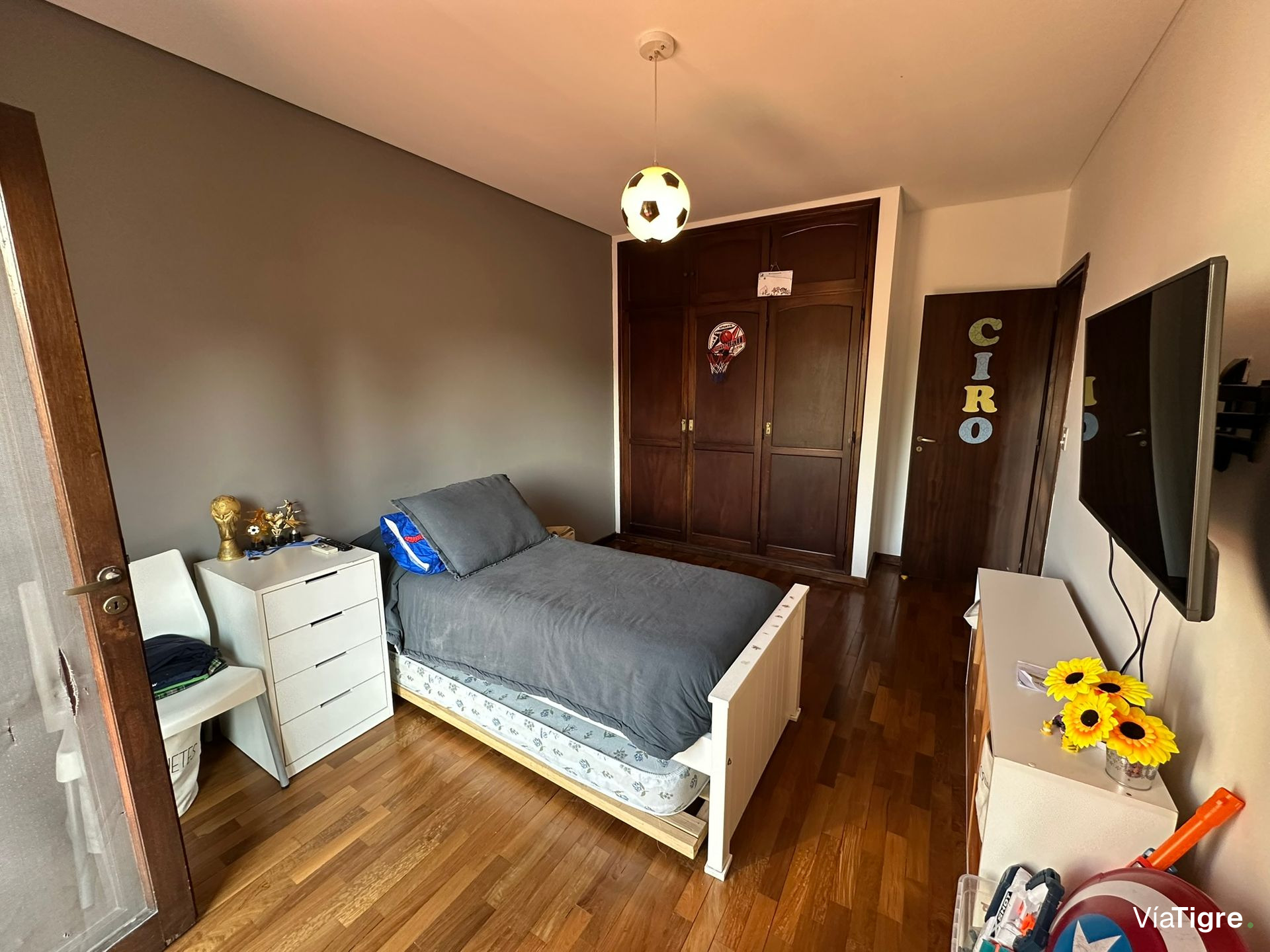 Casa 6 Amb - 4 Dorm Jadin y Pileta - Punta Chica
