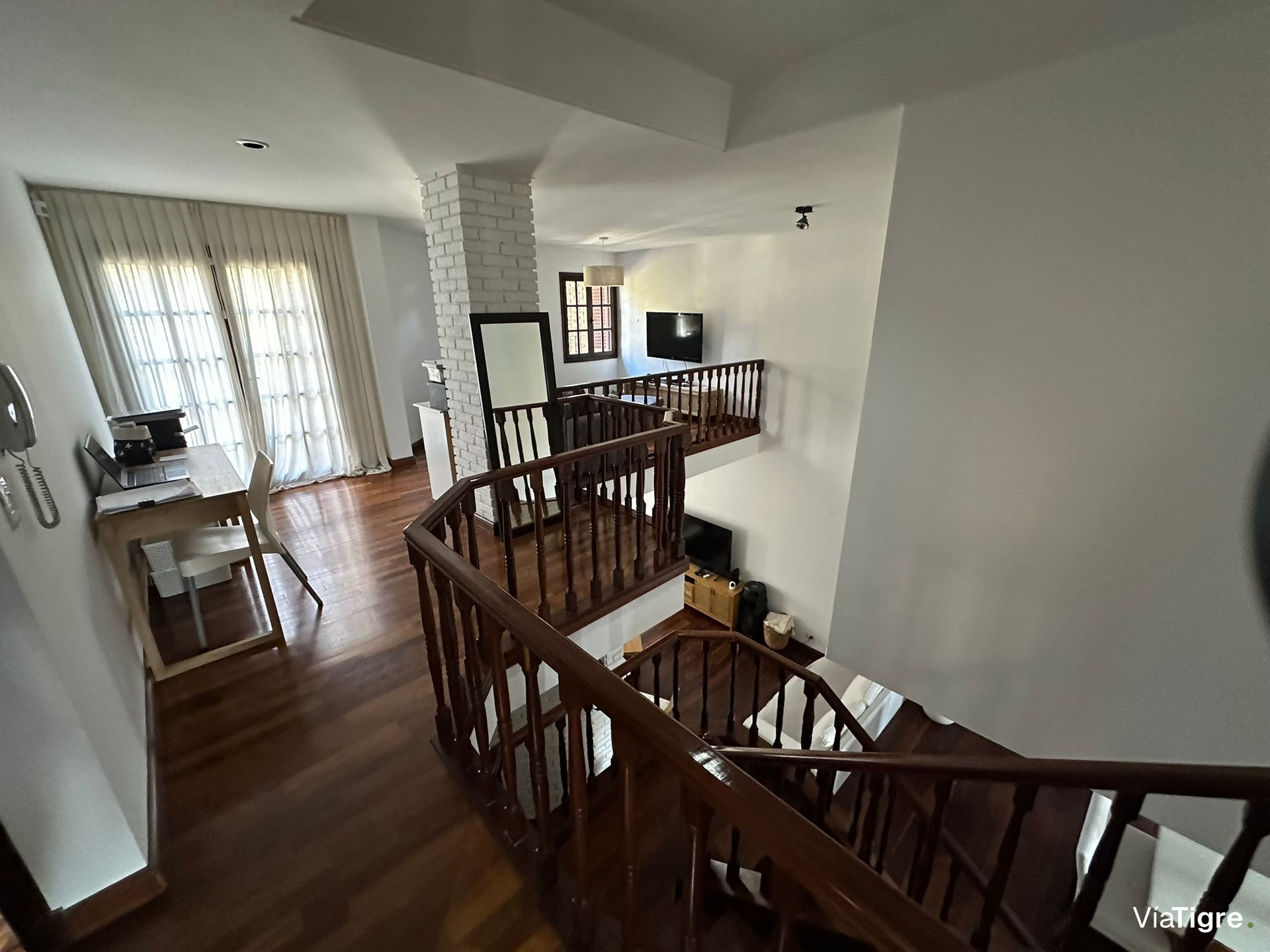 Casa 6 Amb - 4 Dorm Jadin y Pileta - Punta Chica