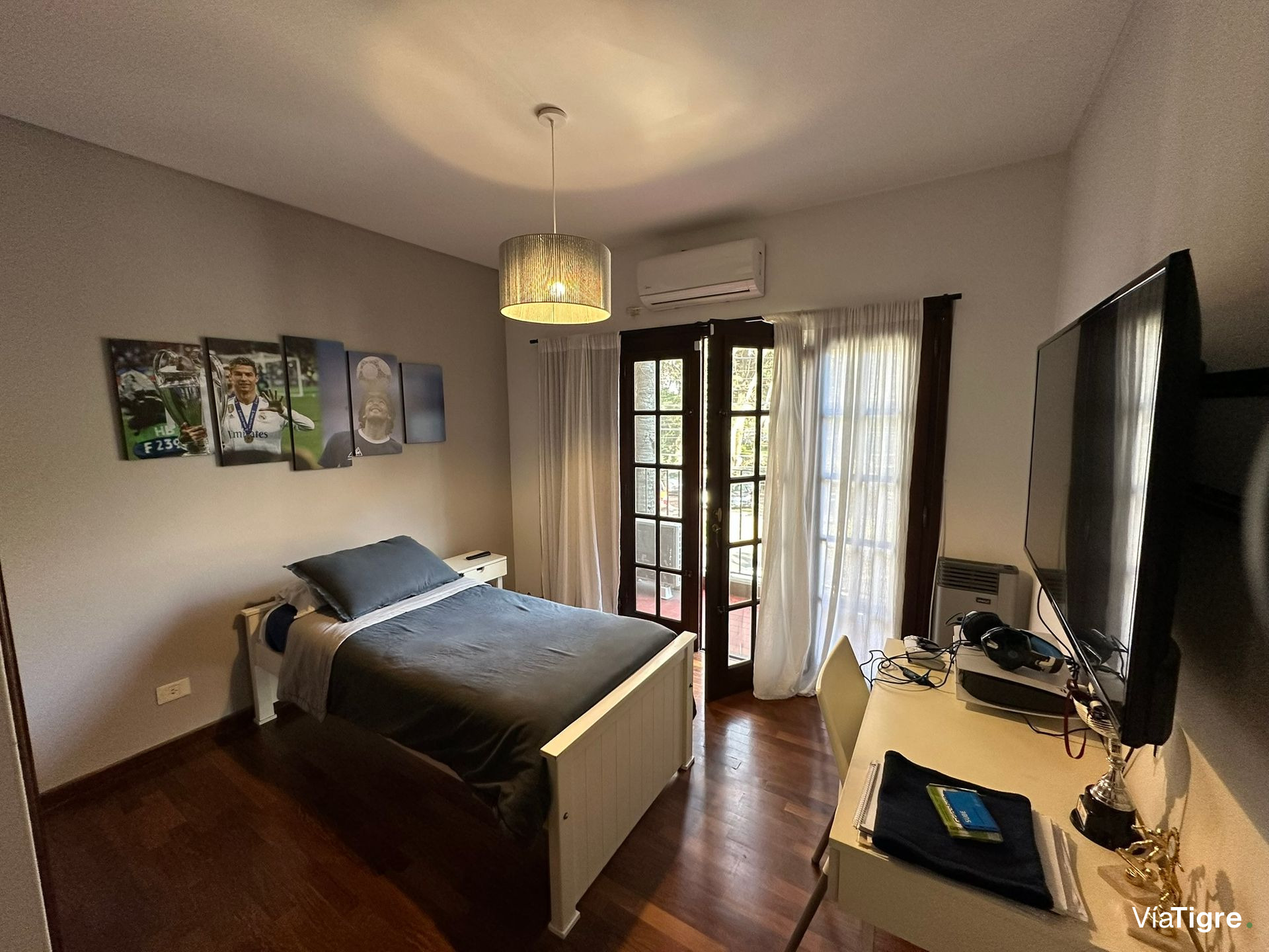 Casa 6 Amb - 4 Dorm Jadin y Pileta - Punta Chica