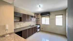 Excelente Triplex En Ubicacion Estrategica !