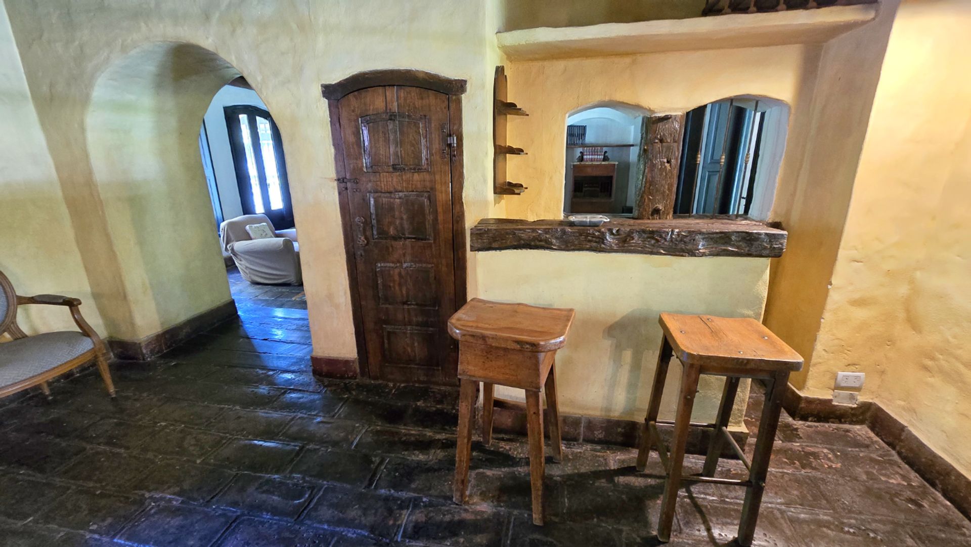 CASA en VENTA en LA HORQUETA, 9 AMBIENTES JARDIN