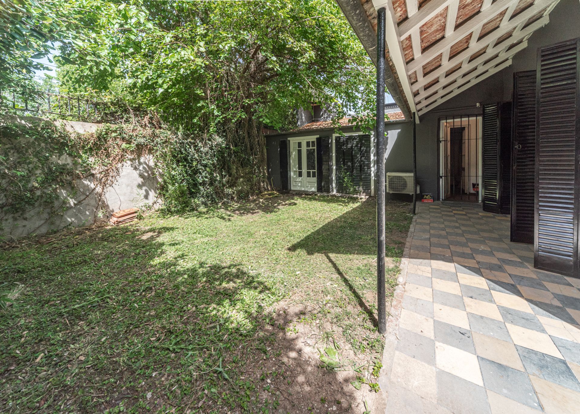 Venta casa 3 ambientes Beccar san Isidro cochera.