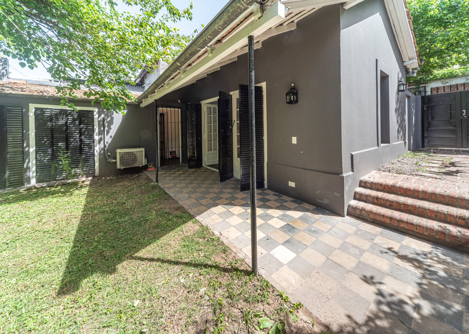 Venta casa 3 ambientes Beccar san Isidro cochera.