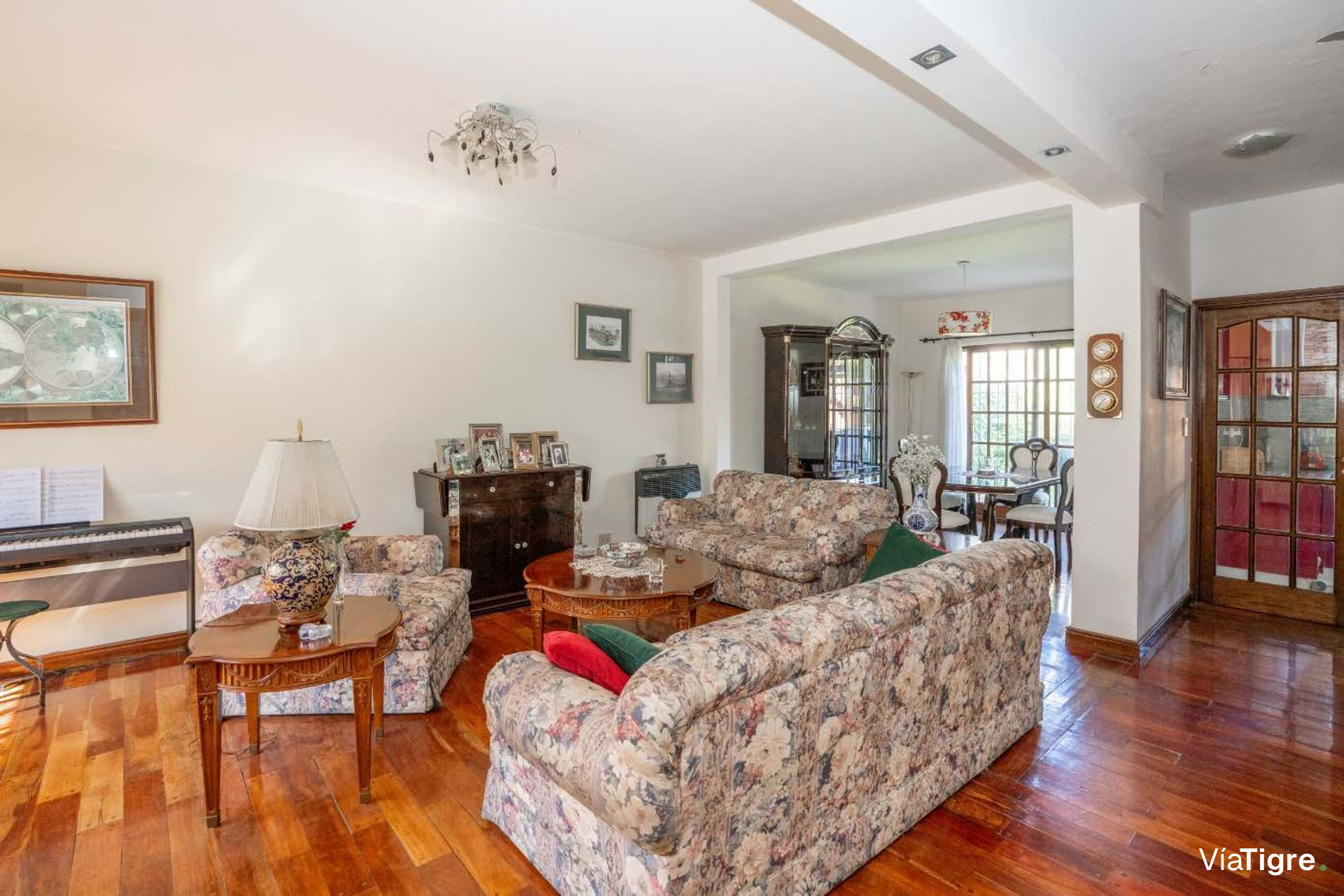 Casa en venta 5 ambientes con jardin, Martinez