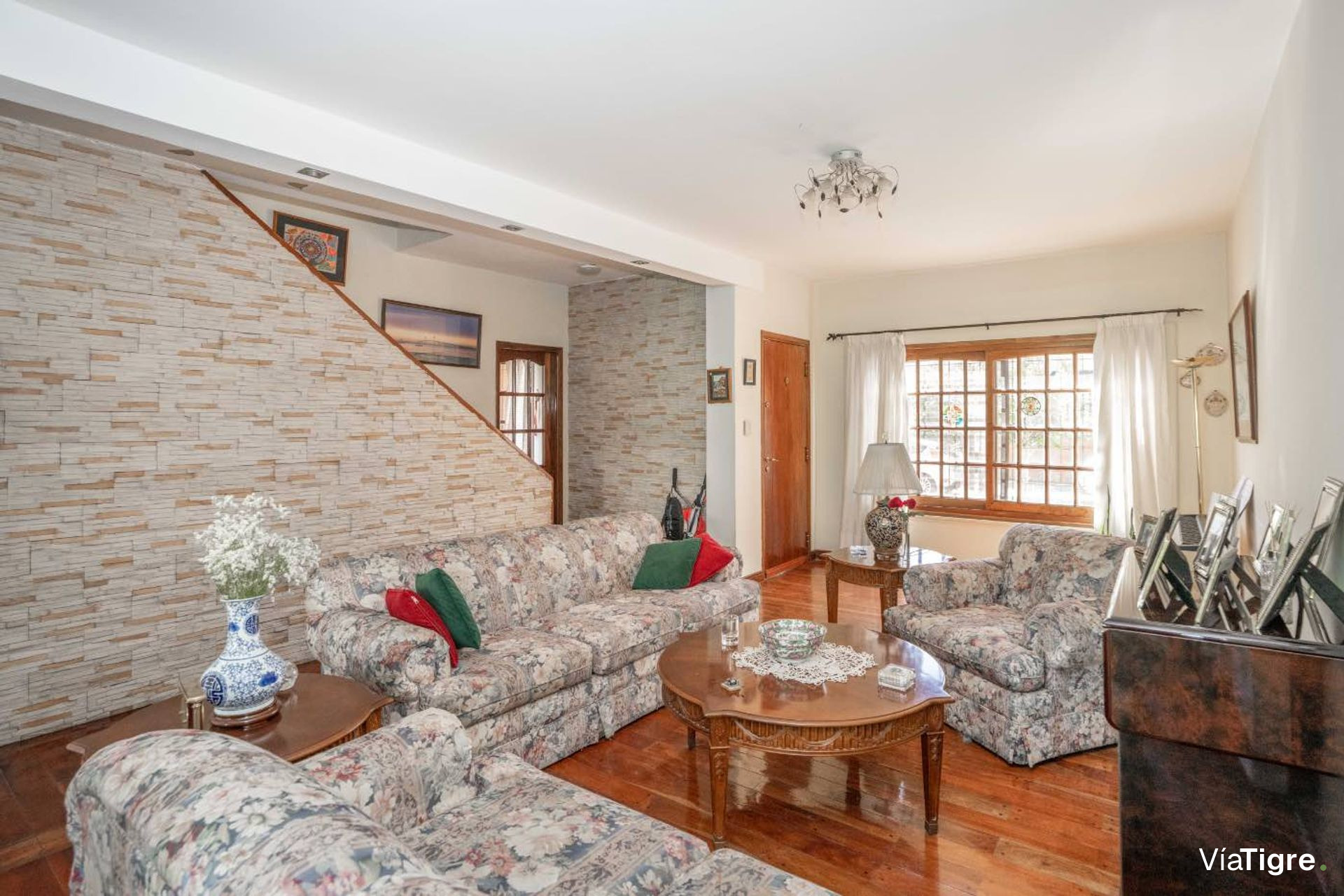 Casa en venta 5 ambientes con jardin, Martinez