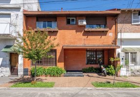 Casa en venta 5 ambientes con jardin, Martinez