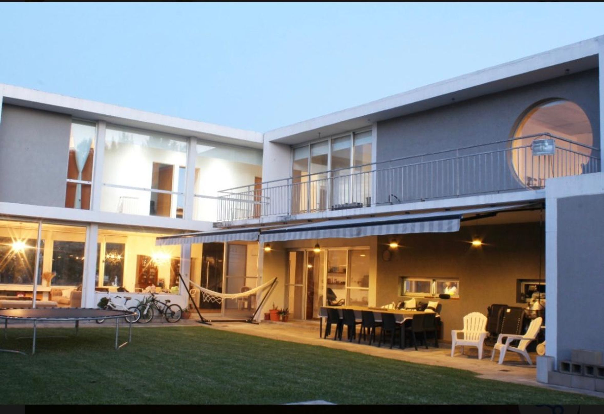 casa moderna hormigon con increible vistas