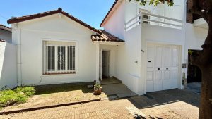 Casa Venta ,Olivos ,Vte Lopez a 1/2 cuadra Maipu