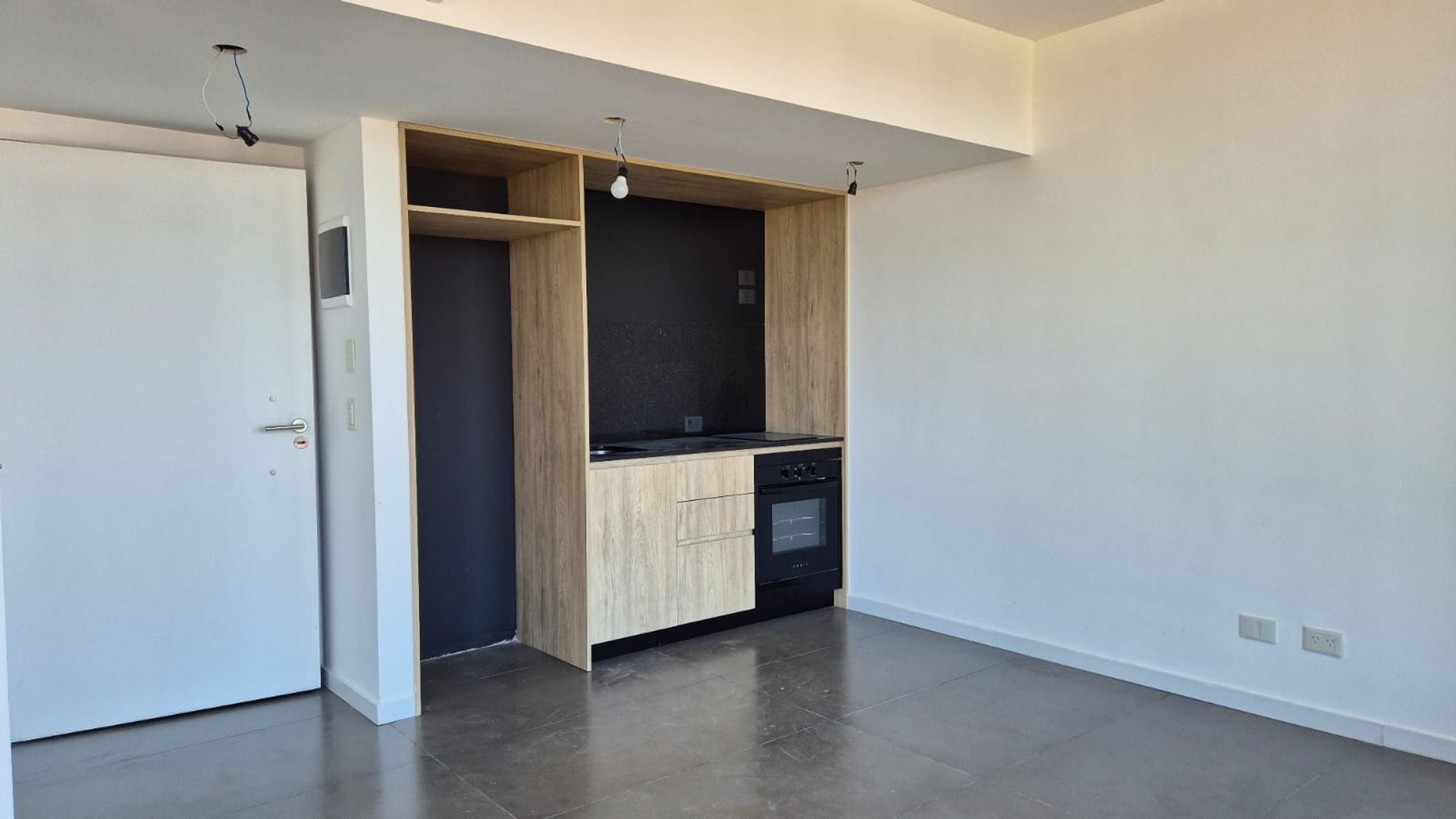 VENTA monoambiente en Olivos, balcón y amenities