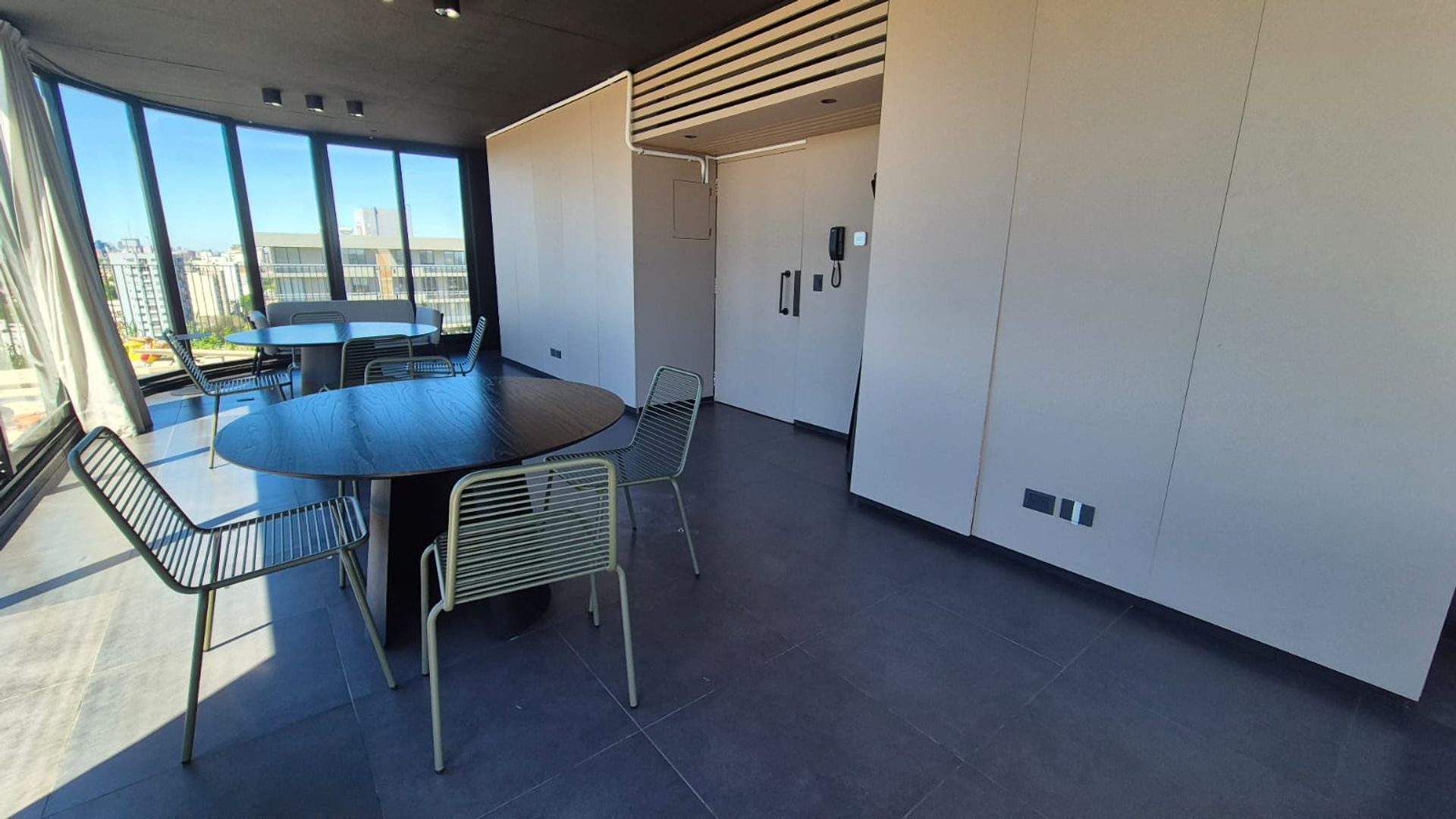 VENTA monoambiente en Olivos, balcón y amenities