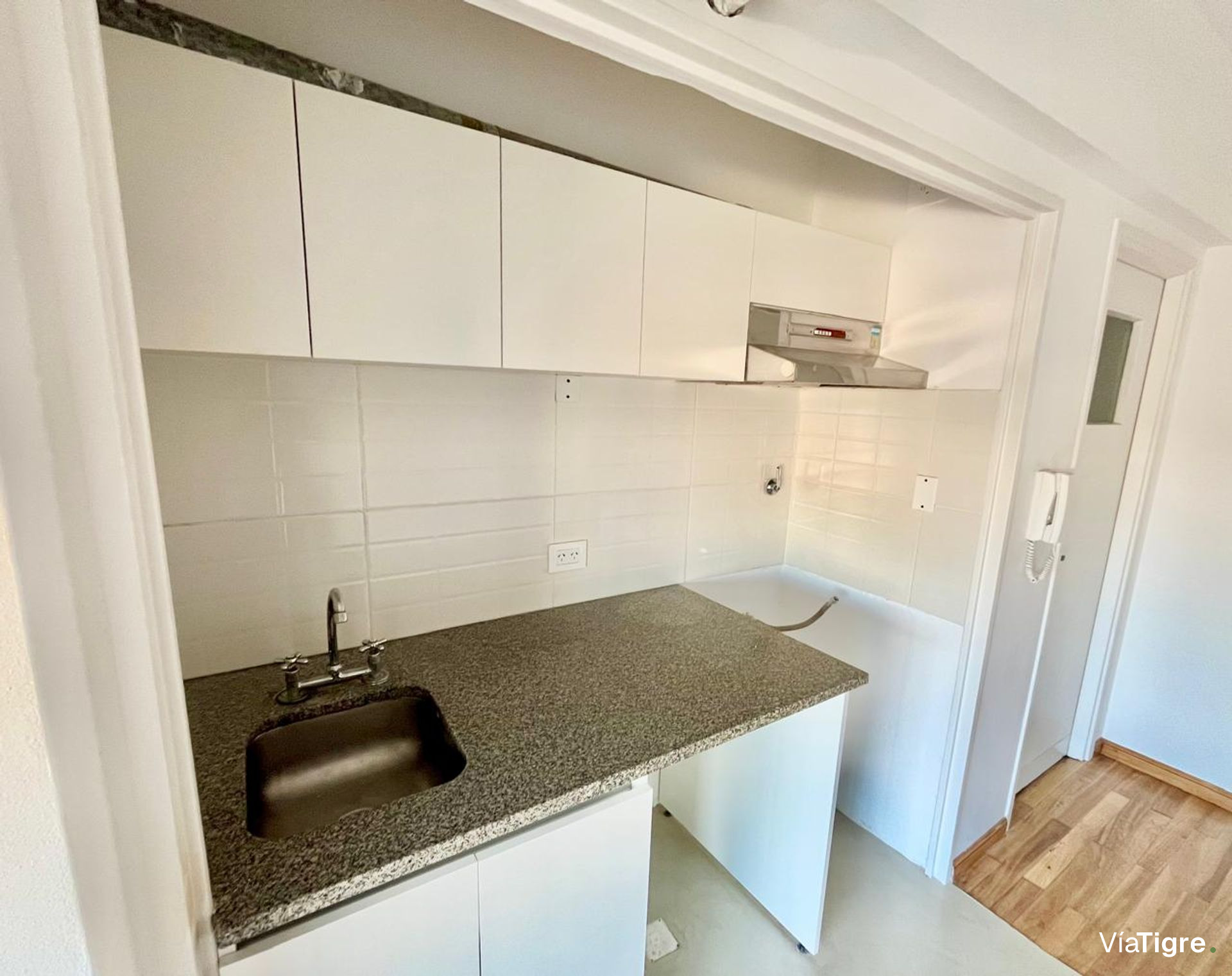 Monoambiente remodelado a nuevo en Olivos