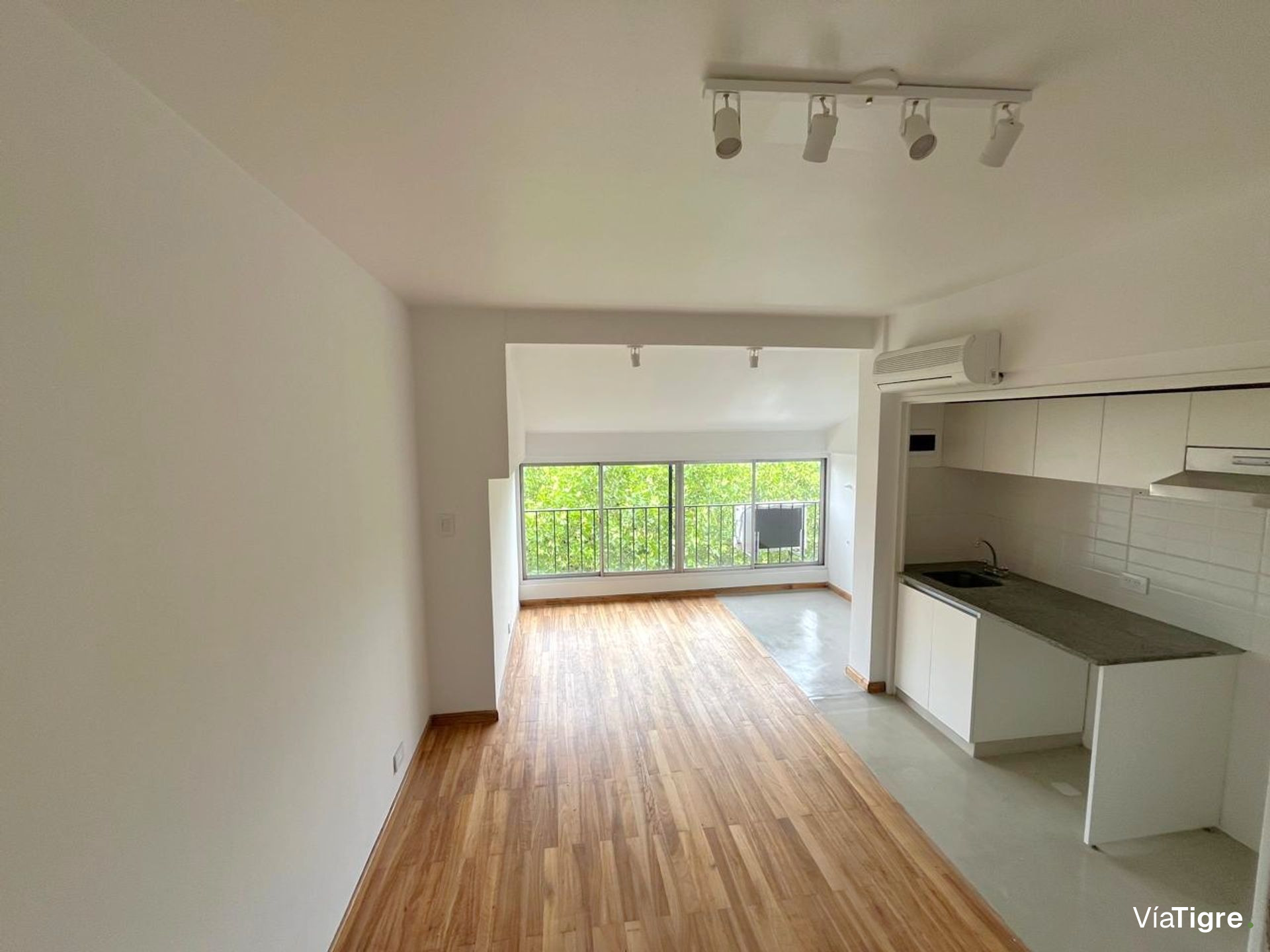 Monoambiente remodelado a nuevo en Olivos