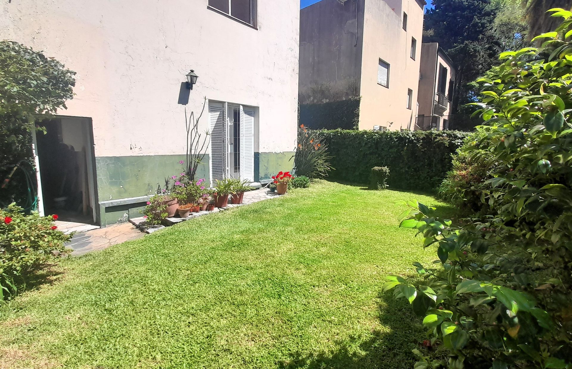 Casa Tipo PH con jardín Garaje Vicente López