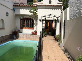 House for Rent with Pool and Garage in Olivos