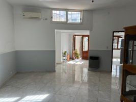 House for Rent with Pool and Garage in Olivos