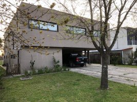VENTA CASA 5amb B. SAN ISIDRO LABRADOR,DIQUE LUJAN