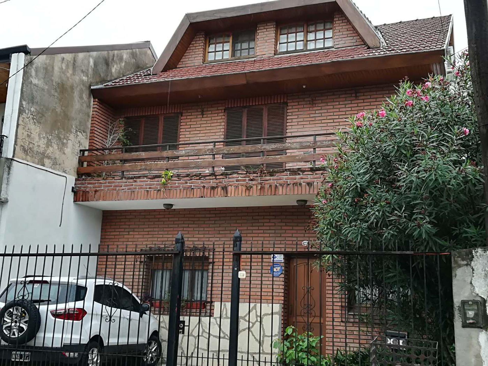 FOR SALE Olivos Two-family house or rent + 2 parking spaces