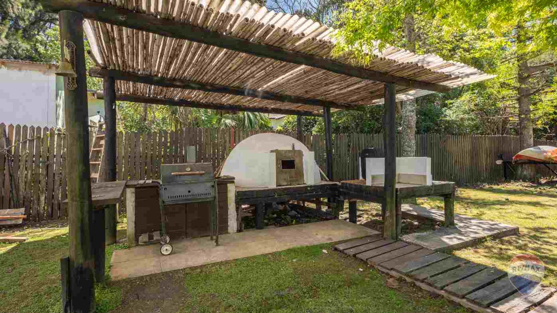 Lote Emprendimiento comercial 8 cabañas a estrenar