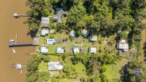 Commercial development lot 8 cabins brand new