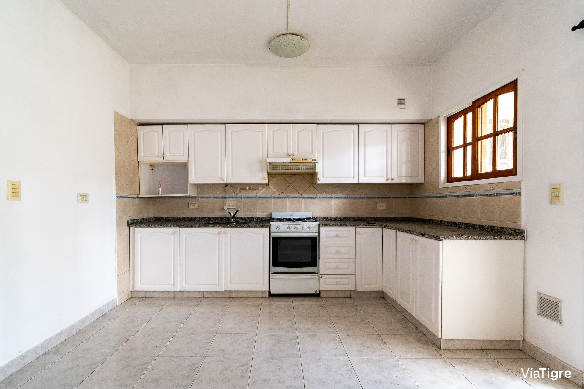 Venta triplex 5 amb con jardin Olivos