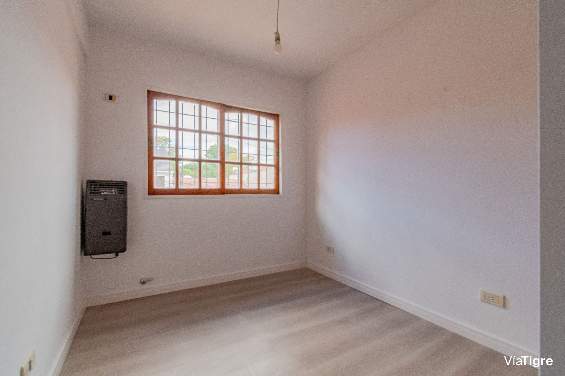 Venta triplex 5 amb con jardin Olivos