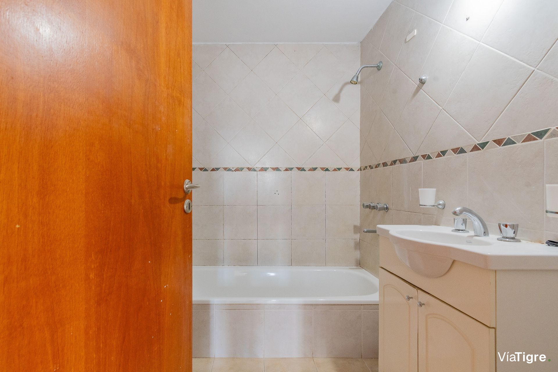 Venta triplex 5 amb con jardin Olivos