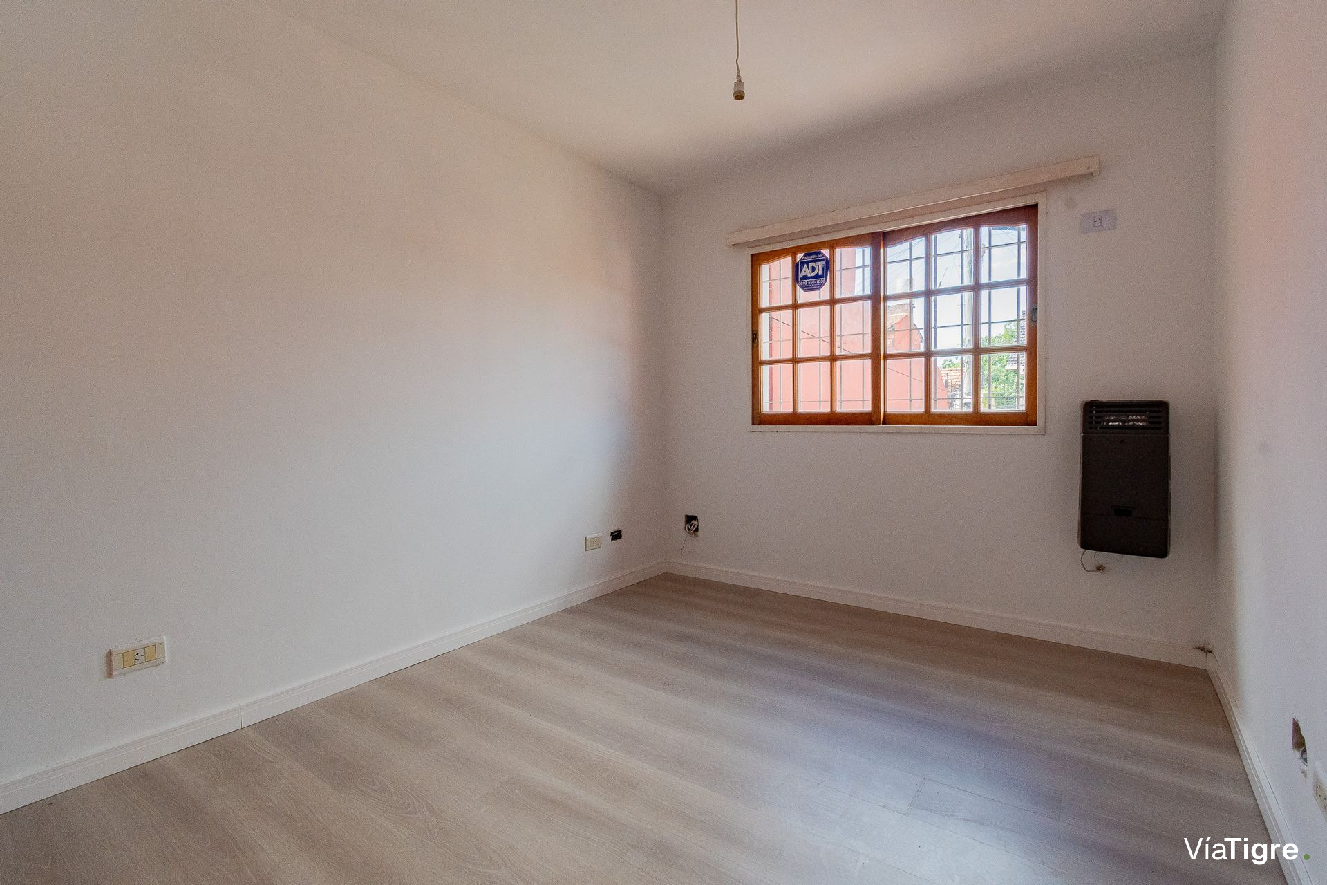 Venta triplex 5 amb con jardin Olivos