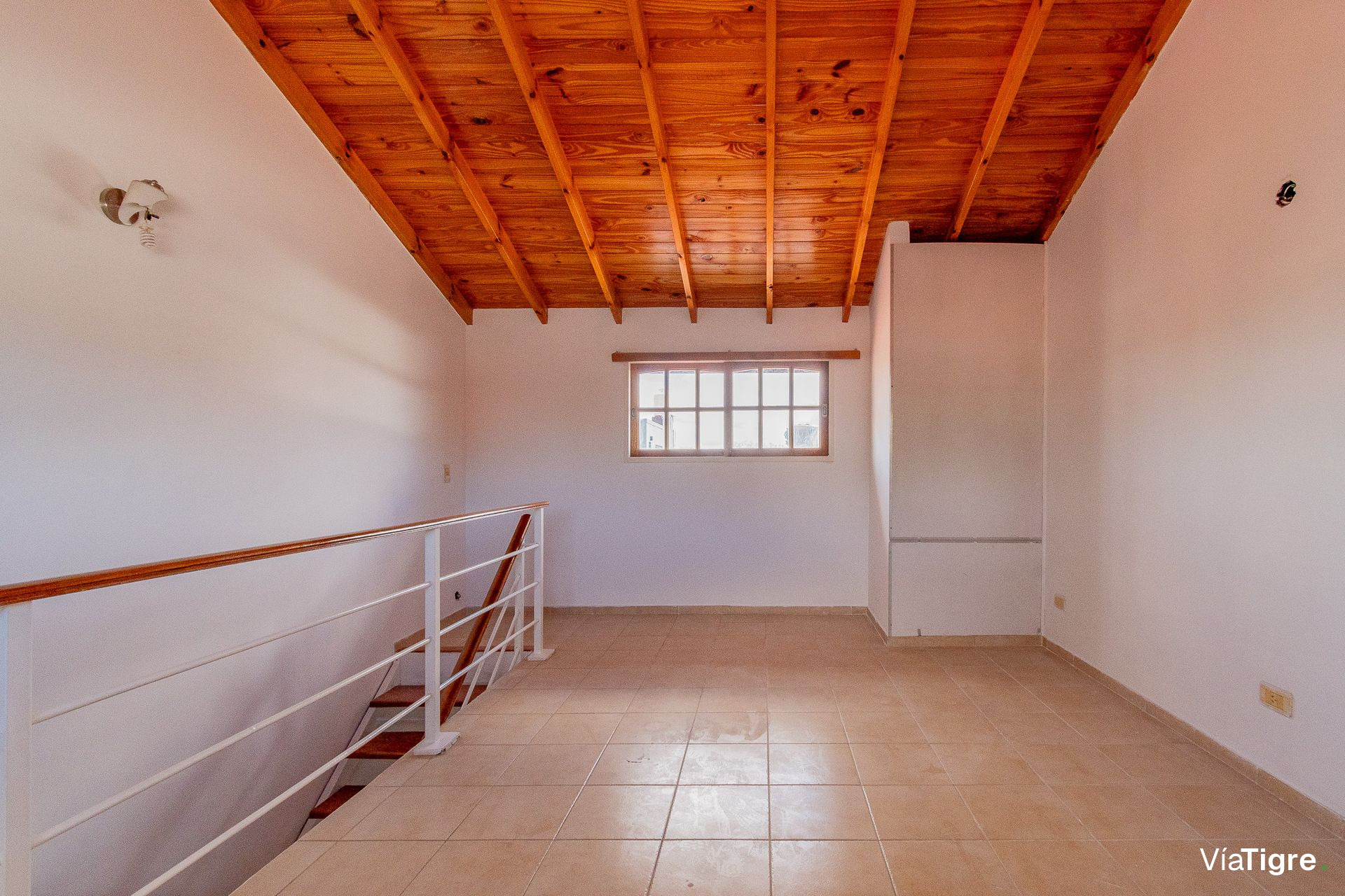 Venta triplex 5 amb con jardin Olivos