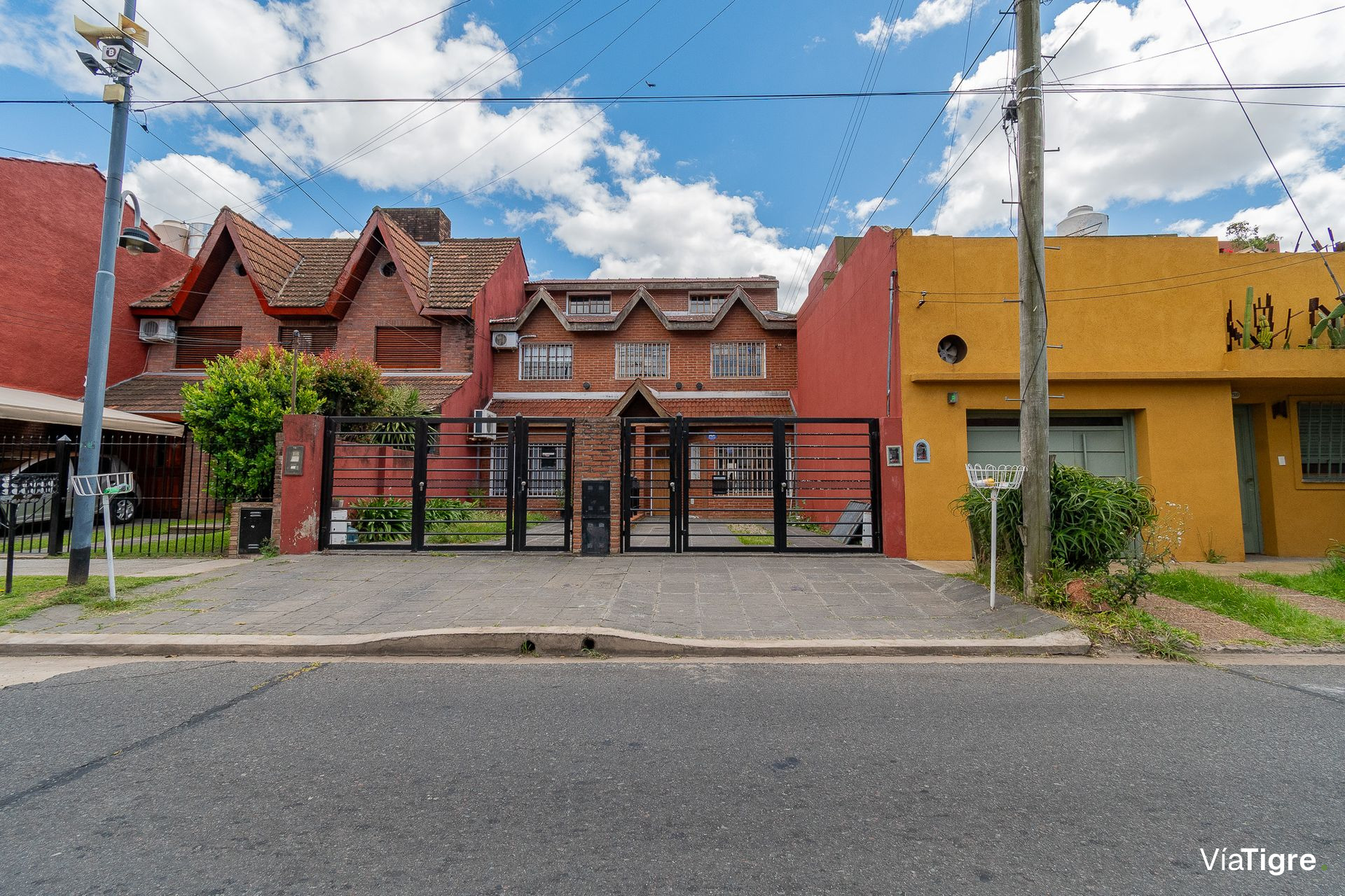 Venta triplex 5 amb con jardin Olivos